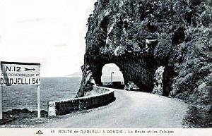 DJIDJELLI A BOUGIE - LA ROUTE ET LES FALAISES